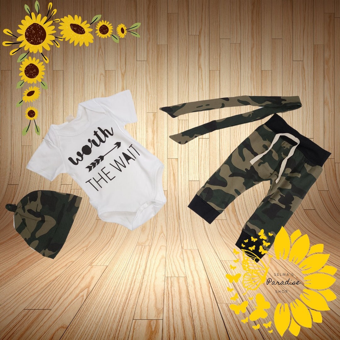 Baby Camo Romper Set: Newborn Onesie, Pants & Beanie